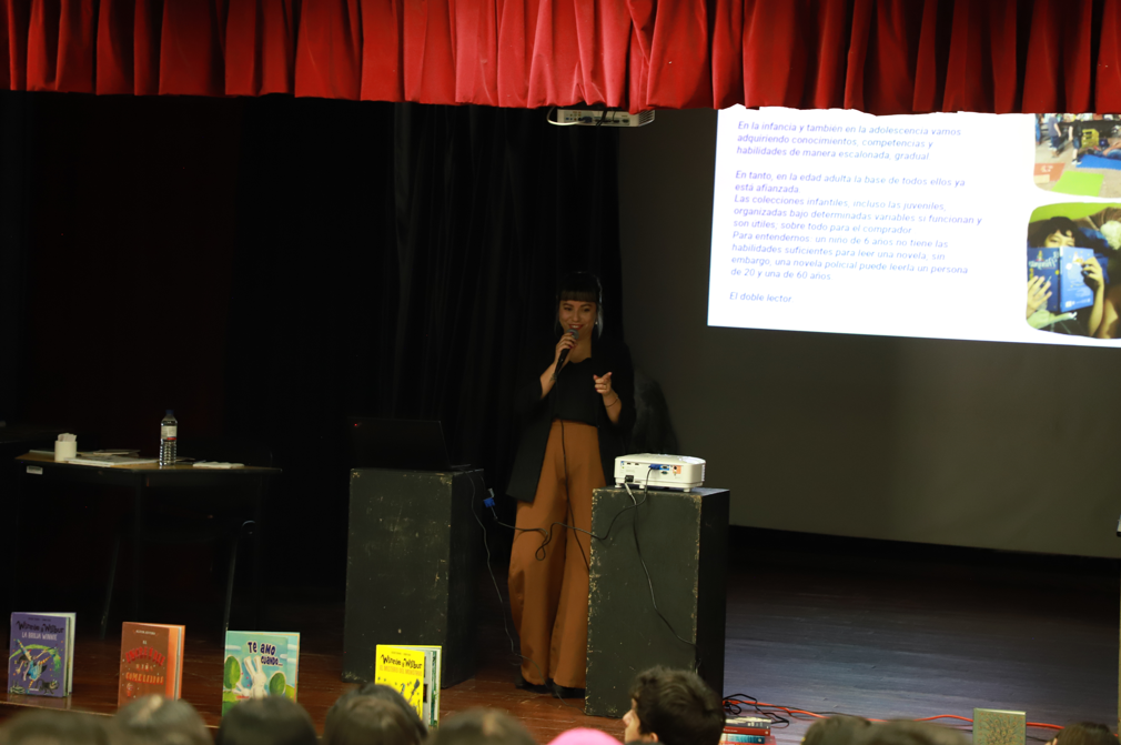 Susana Haro, maestra y escritora, invita a estudiantes de Bycenes a promover la lectura